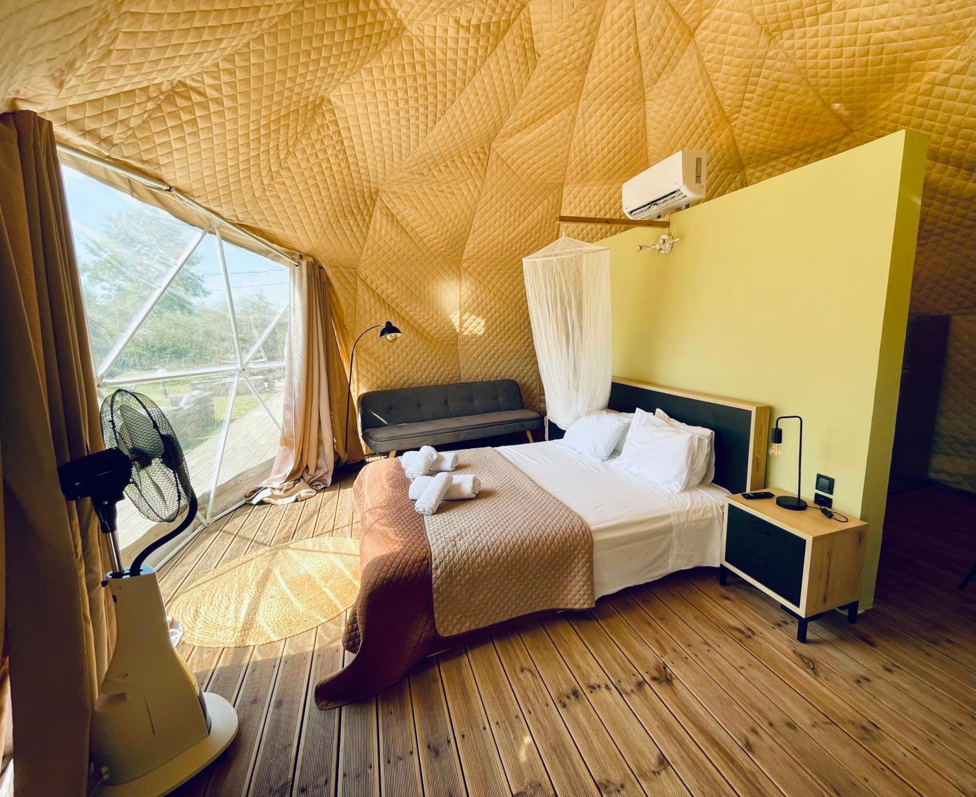 Manna Gea Glamping Domes Hotel Vonitsa Luaran gambar